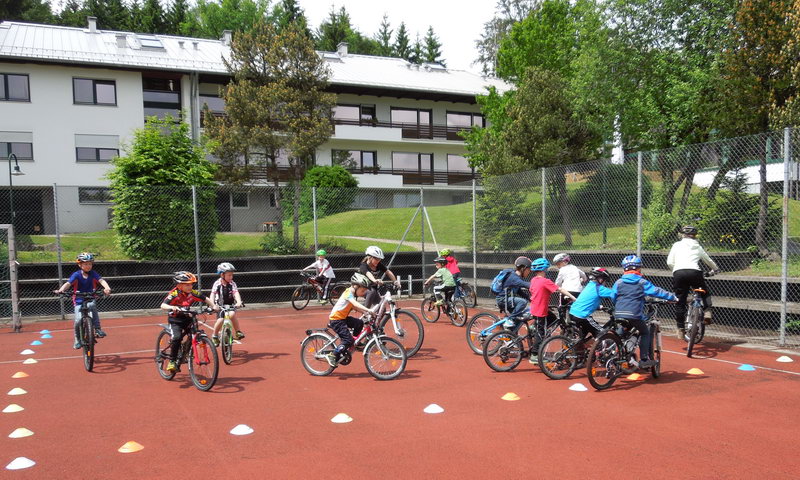 Kinder-/Jugend-Training