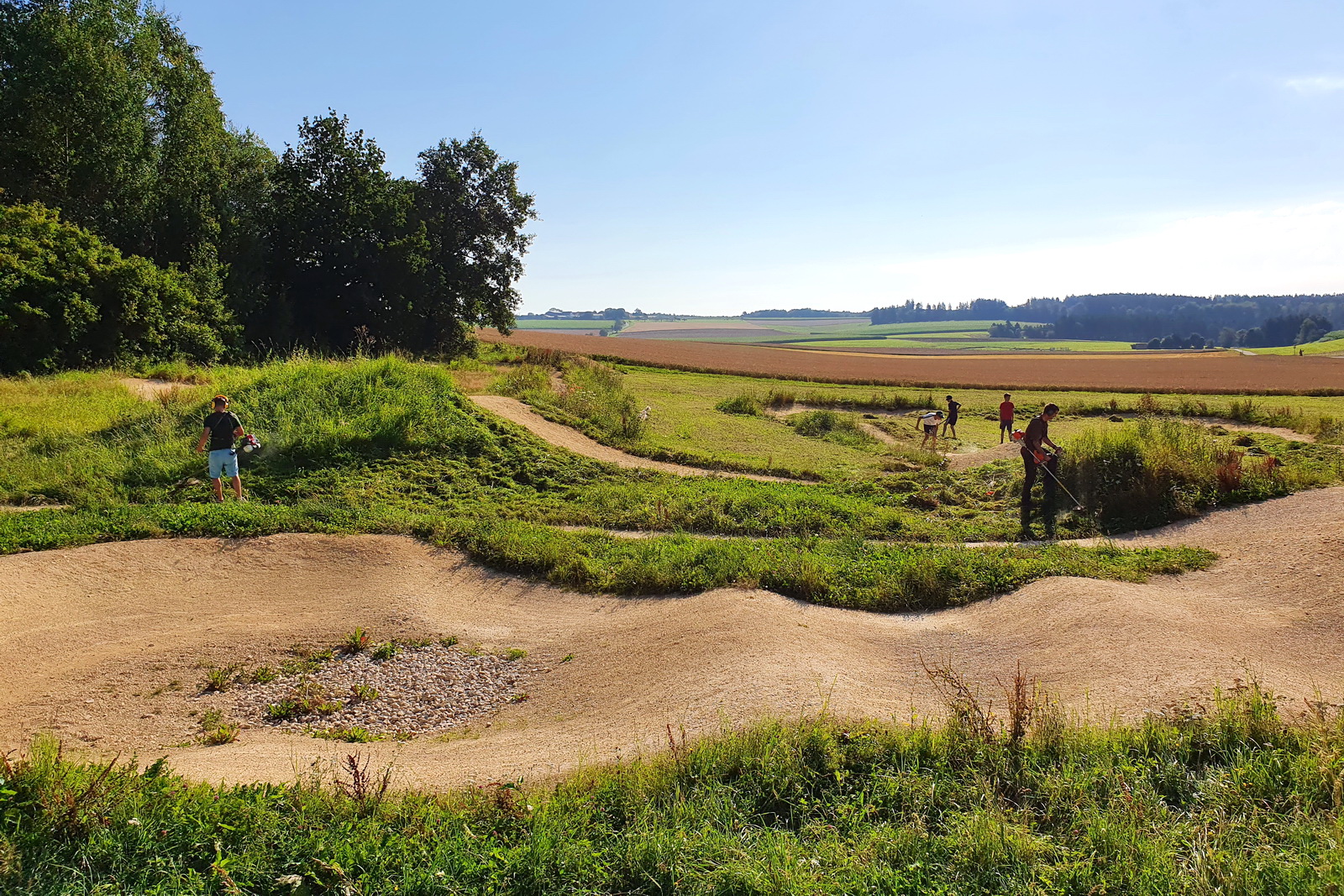 Mäh-Aktion im Bike-Park