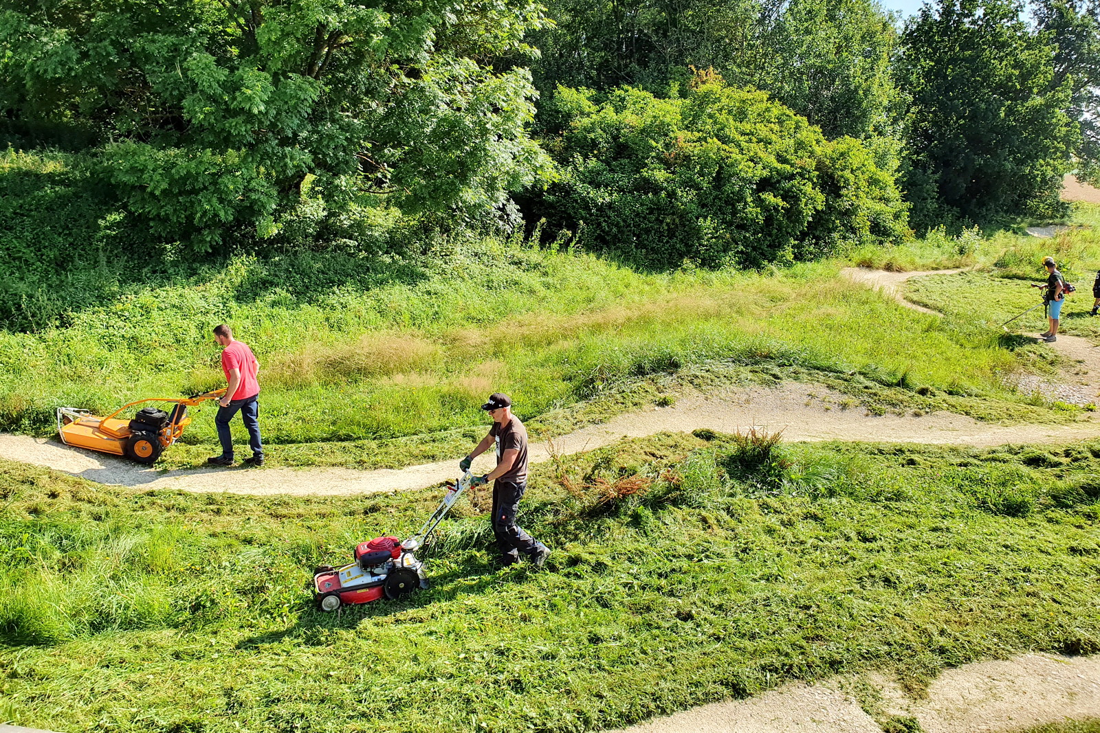 Mäh-Aktion am Bike-Park