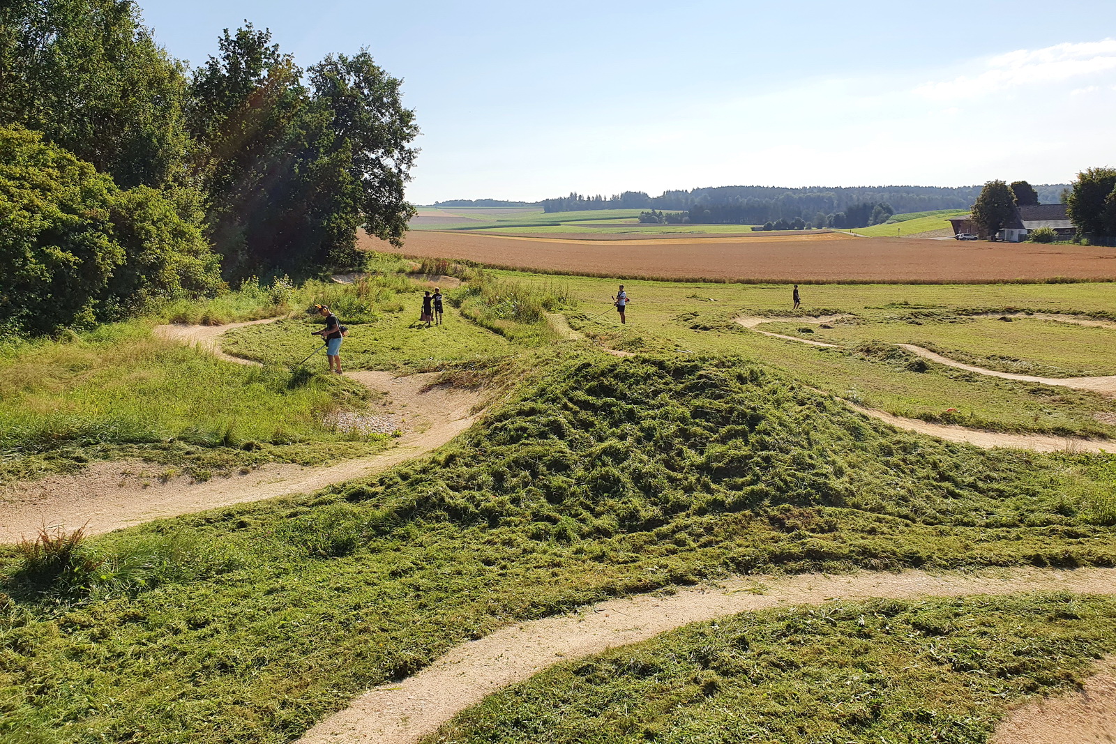 Mäh-Aktion am Bike-Park