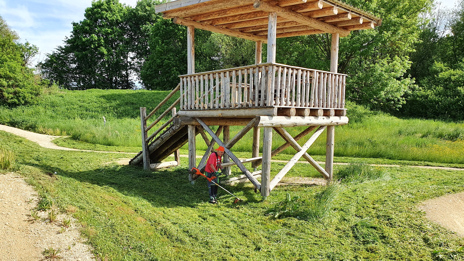 Mäh-Aktion im Bike-Park