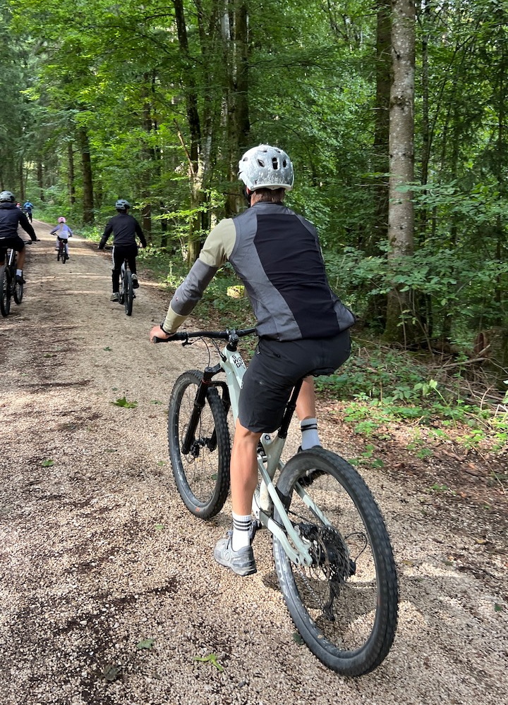 Spannende Geschicklichkeitsübungen rund ums Fahrrad