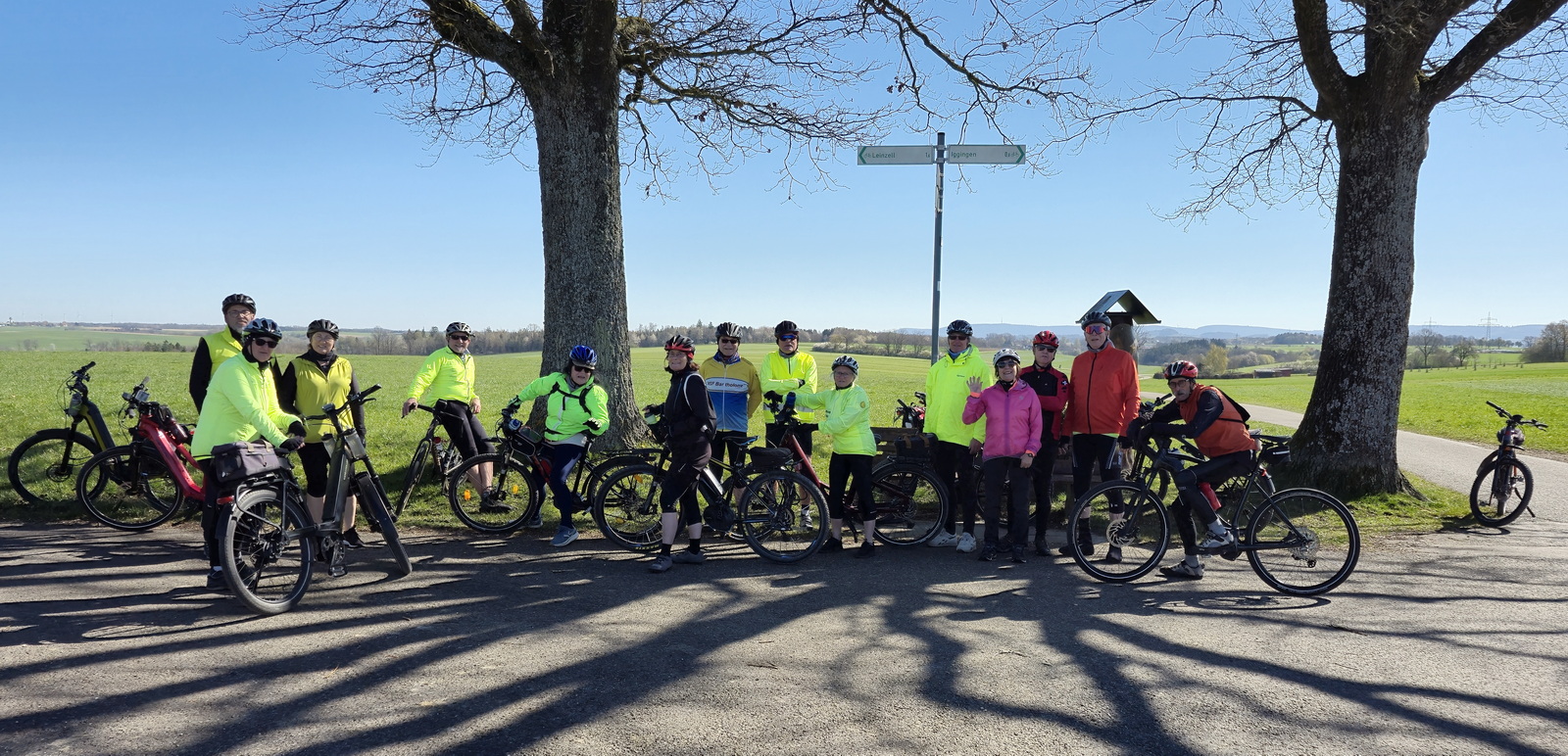 Mittwochsradler am Osterbrunnen in Schechingen