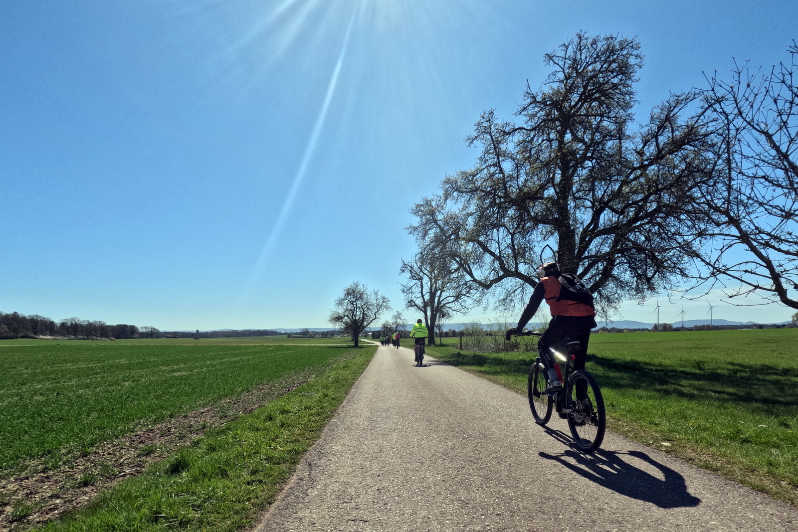 Mittwochsradler am Osterbrunnen in Schechingen