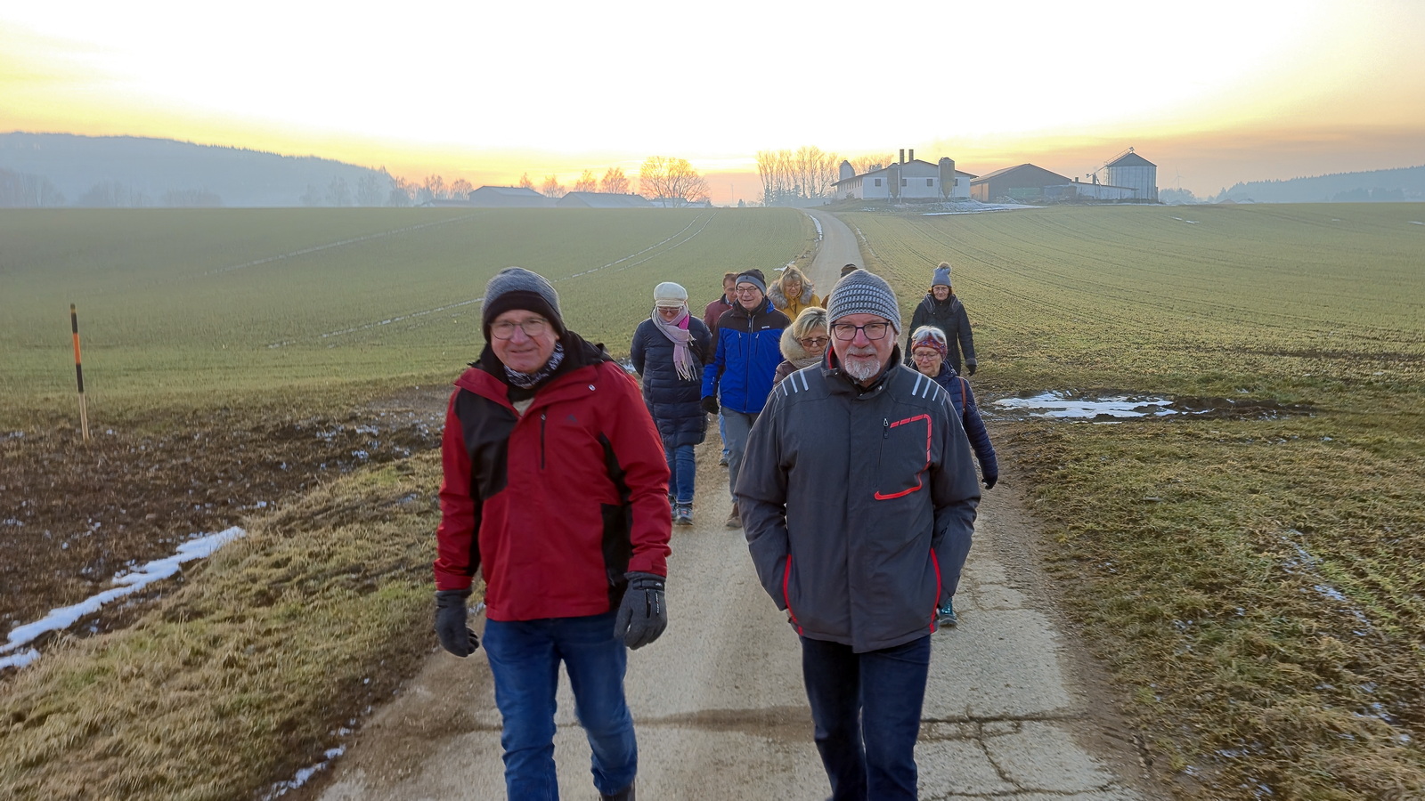 Abendessen der Mittwochswanderer in Tauchenweiler