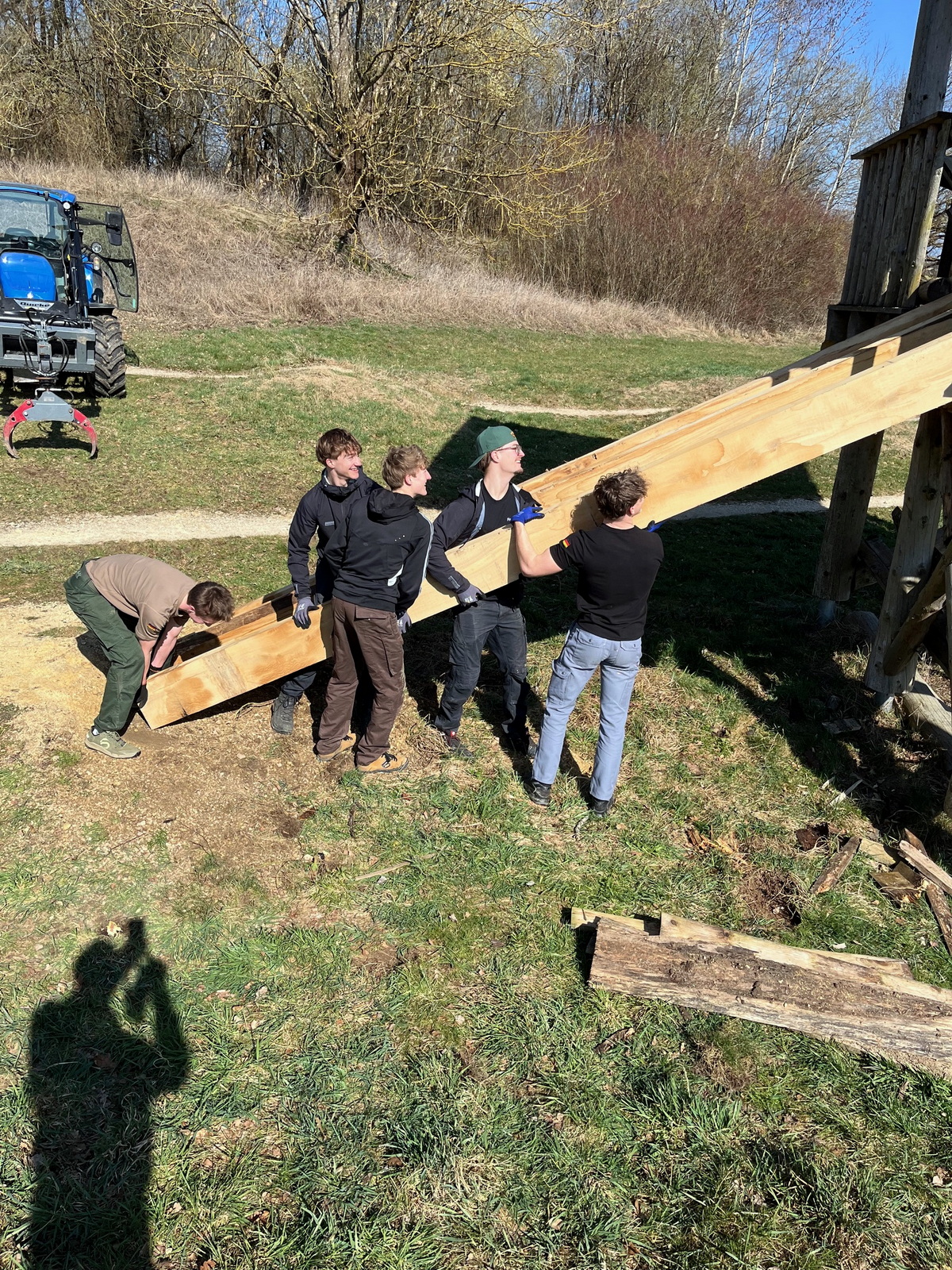 Reparatur am Turm im Bike-Park