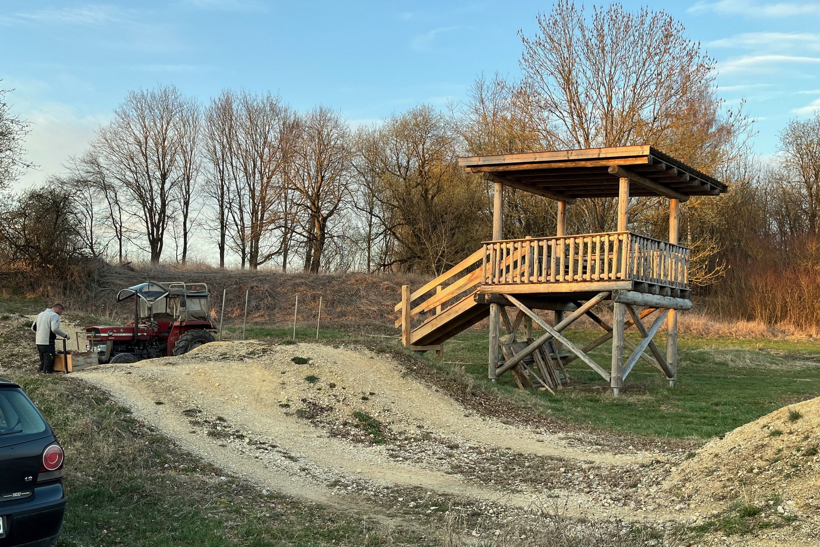Reparatur am Turm im Bike-Park