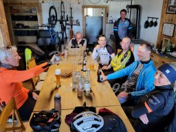 06.04.2025 - Sonntagsflitzer beim Aufwärmen nach der Tour